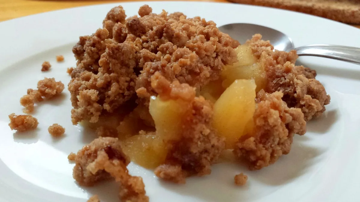 Apple-Crumble mit Calvados
