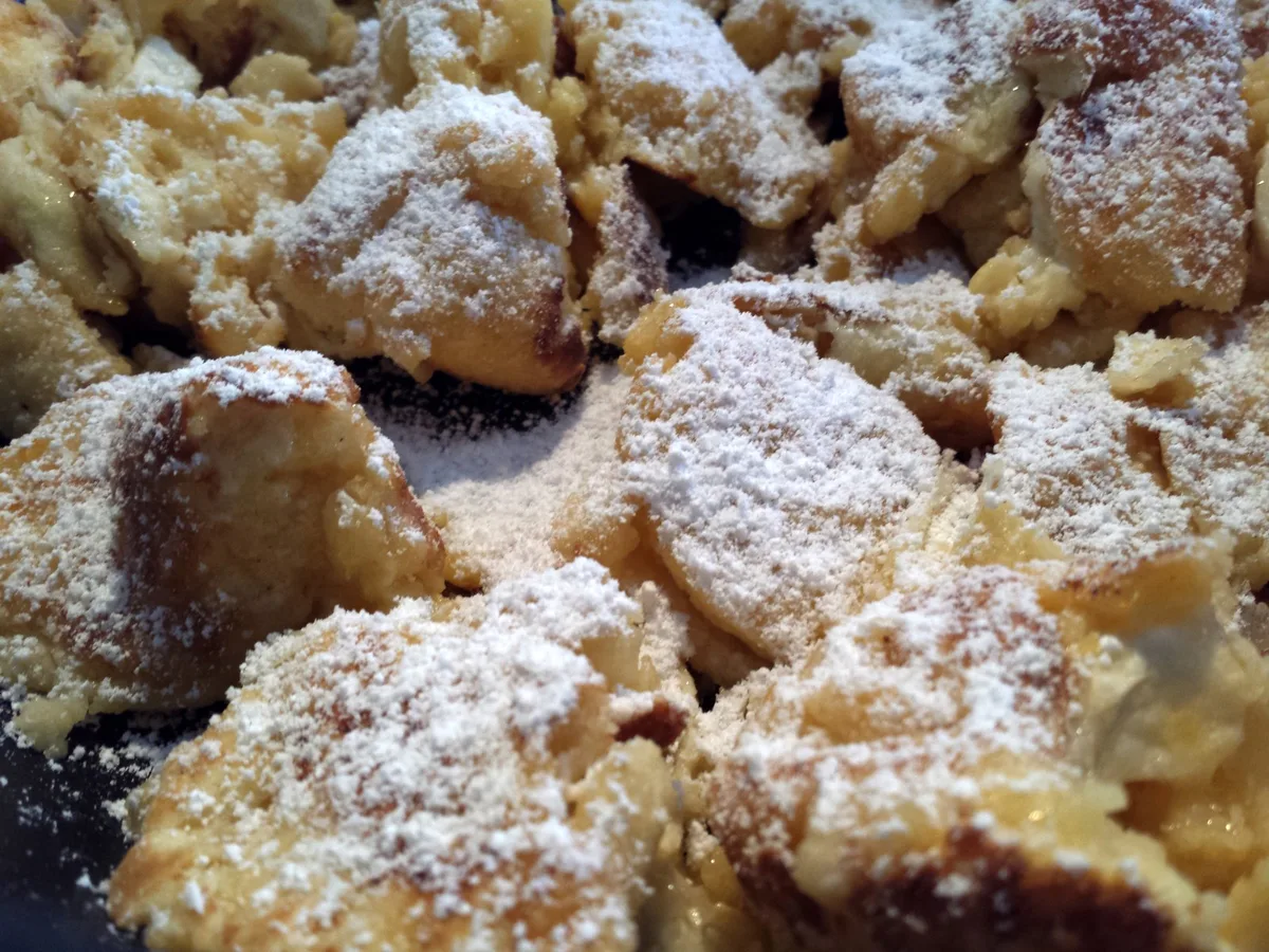 Kaiserschmarrn mit Puderzucker