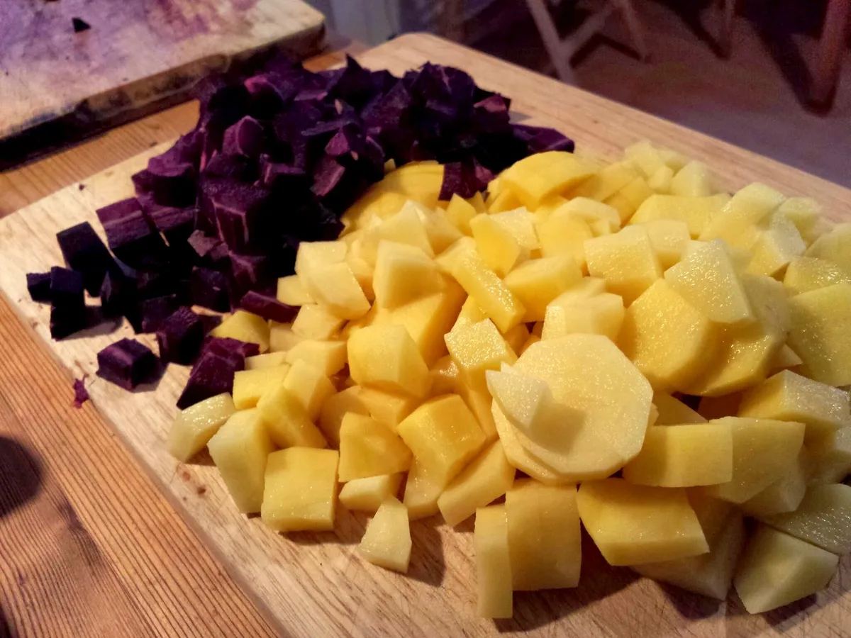 Urmöhre und Kartoffeln
