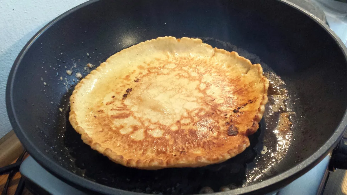 Pfannkuchen in der Pfanne