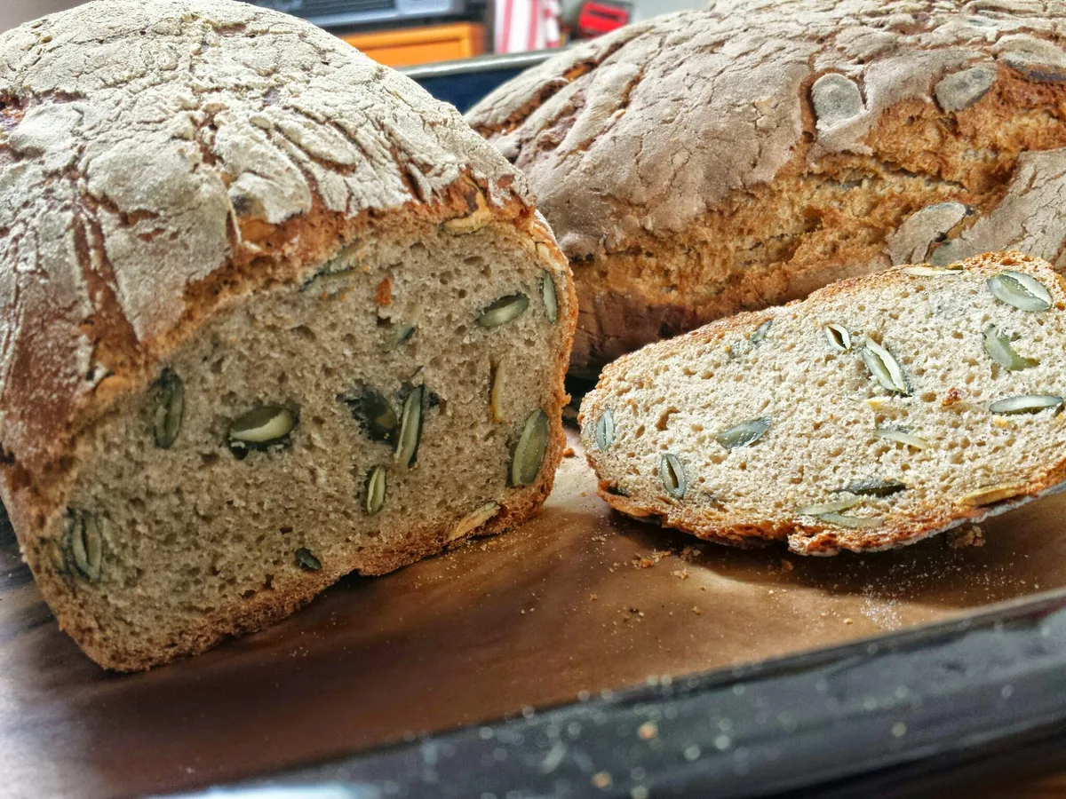 Roggenmischbrot mit Kürbiskernen