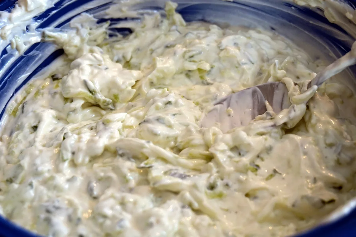 Durchrühren, und fertig ist der Tzatztiki