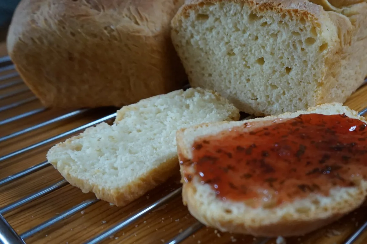Brotbacktag: Zwei Toastbrote, immer noch verbesserungswürdig, ...