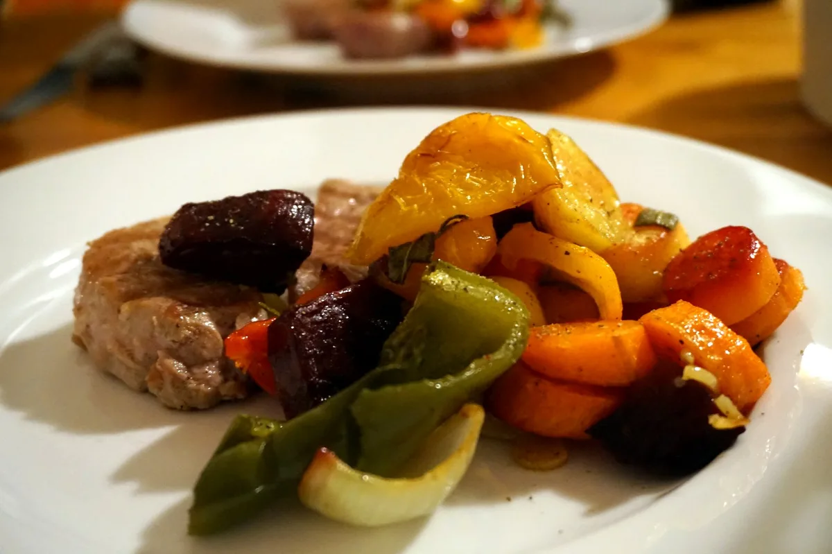 Schweinefilet mit Ofengemüse