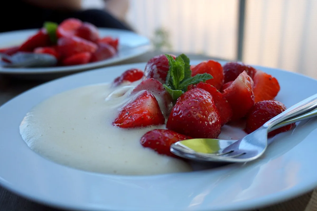 Frische Erdbeeren mit Zabaione