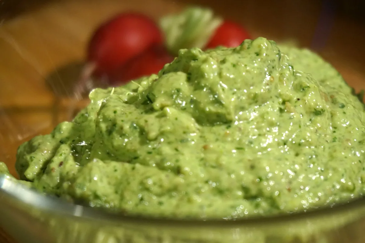 Das fertig Radieschenblätterpesto.