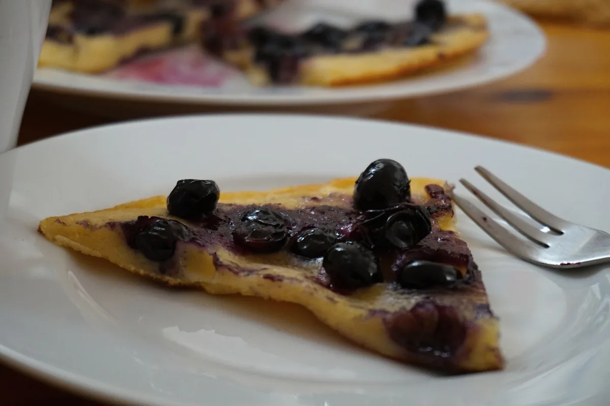 Ein Stück Blaubeerpfannkuchen
