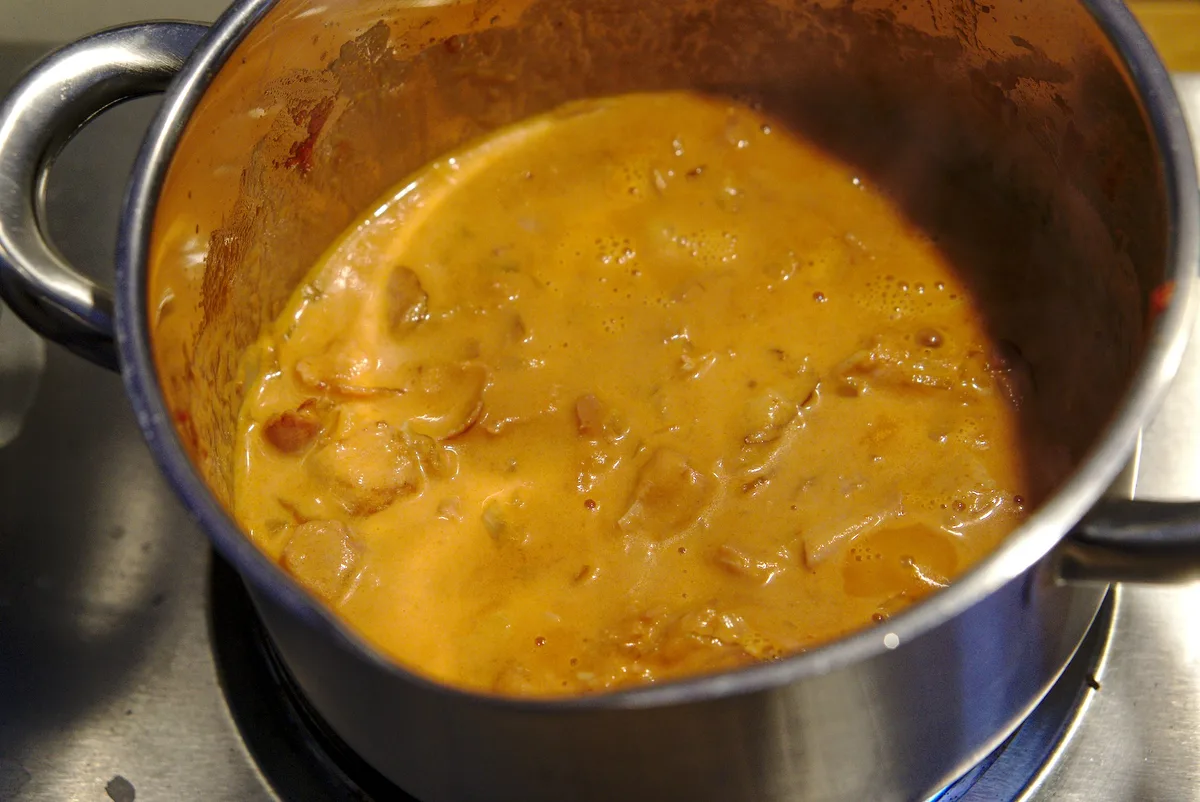 Tomatensoße (nicht farbechtes Foto)