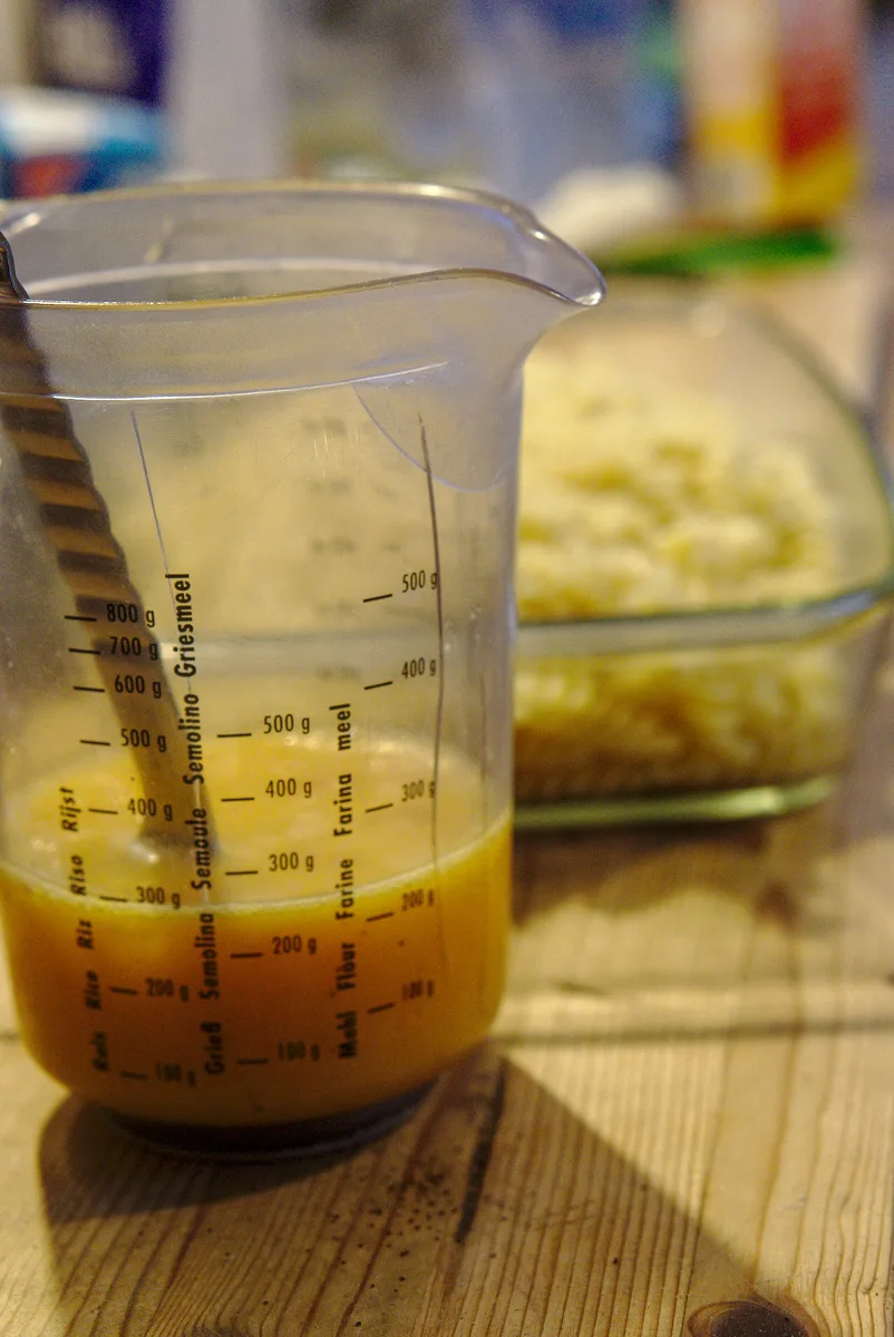 Schinkennudeln: Die Eier kommen über die Nudeln - und sonst nichts.