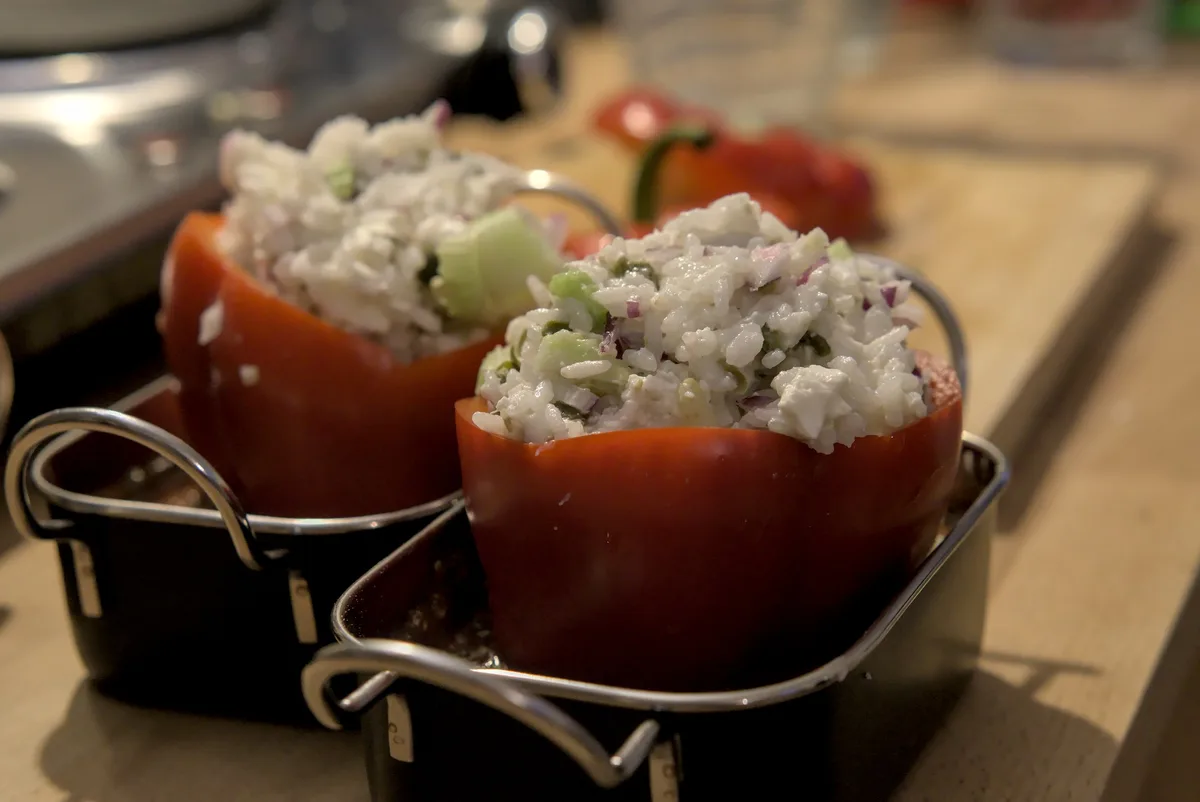 Die Paprika mit Füllung, noch ohne Deckel.