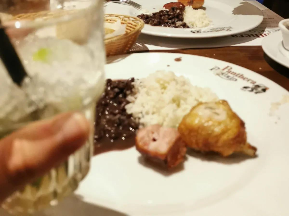 Schlecht zu erkennen, aber ein persönlich-historisches Bild: Ziemlich die letzten Stücke Fleisch, die ich gegessen habe.